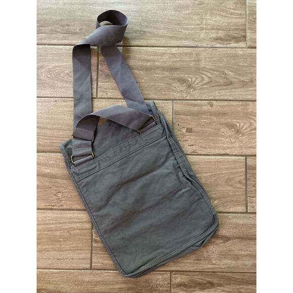 Vintage San Antonio Artist Tatum Cross Body Gray Bag - Heart Logo - Picture 10 of 10